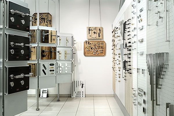 Bau &amp; M&ouml;belbeschl&auml;ge